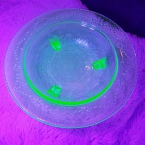 Vintage Depression Uranium Glass 3-legged Bowl Dish